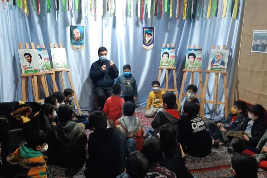 جذب کودکان و نوجوانان به مسجد به سبک کانون فرهنگي هنري «بشري»